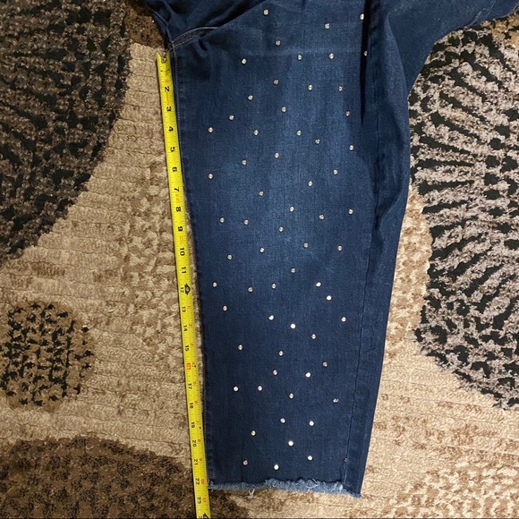 Lane Bryant girlfriend crops with studs - Picture 8 of 8